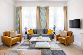 DeLuxe I36 City Center Suite with 4BEDRM, 2BATHRM